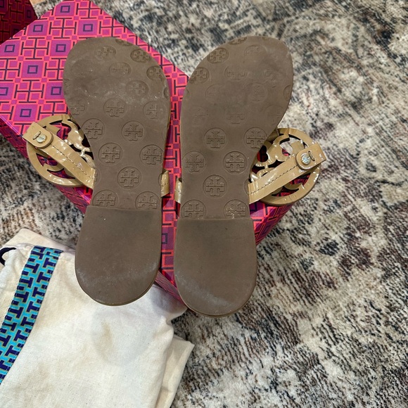 Tory Burch tan sandals - Picture 2 of 6